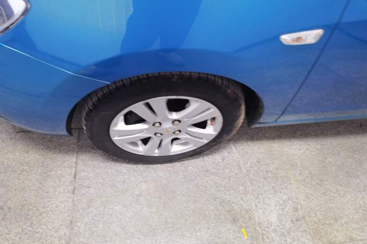 Used Chevrolet Lova RV 2016 1.5L Automatic Smart Drive Edition Left Front Wheel Hub