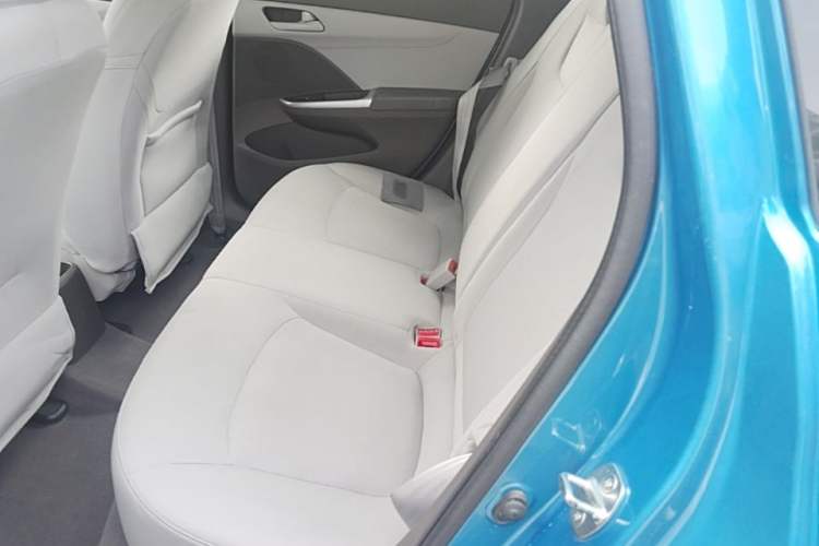 Used Chevrolet Lova RV 2016 1.5L Automatic Comfort Edition Left Rear Seat