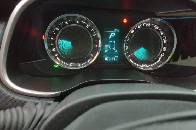 Used Chevrolet Lova RV 2016 1.5L Automatic FunDrive Edition Odometer Close Up