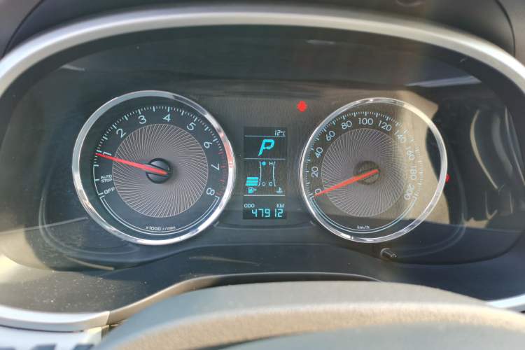 Used Chevrolet Lova RV 2016 1.5L Automatic Comfort Edition Odometer Close Up