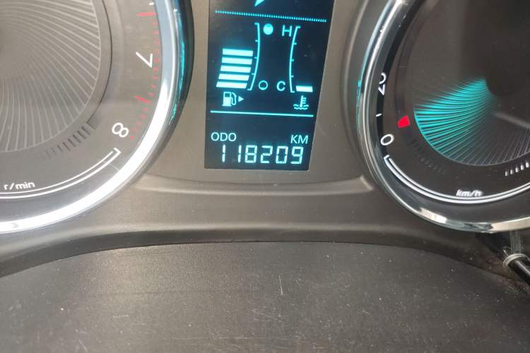 Used Chevrolet Lova RV 2016 1.5L Automatic Smart Drive Edition Odometer Close Up