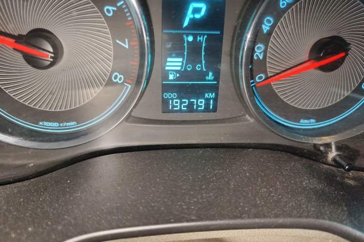 Used Chevrolet Lova RV 2016 1.5L Automatic Comfort Edition Odometer Close Up