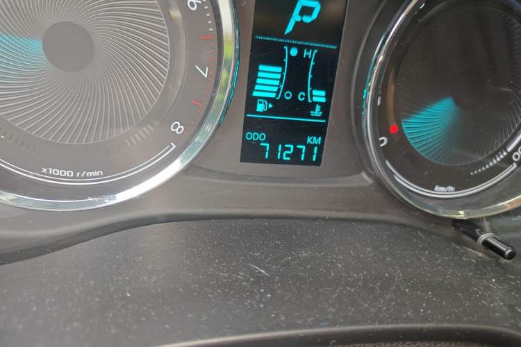 Used Chevrolet Lova RV 2016 1.5L Automatic Smart Drive Edition Odometer Close Up