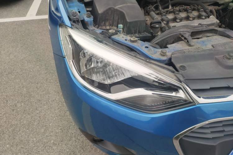 Used Chevrolet Lova RV 2016 1.5L Automatic Smart Drive Edition Right Front Headlight