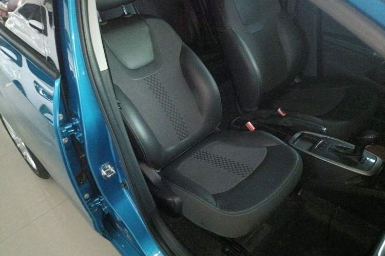 Used Chevrolet Lova RV 2016 1.5L Automatic Smart Drive Edition Right Front Seat