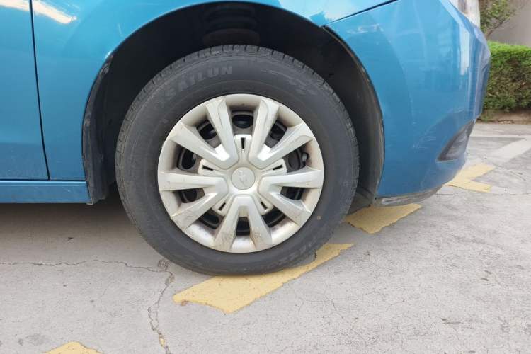 Used Chevrolet Lova RV 2016 1.5L Automatic Comfort Edition Right Front Wheel Hub