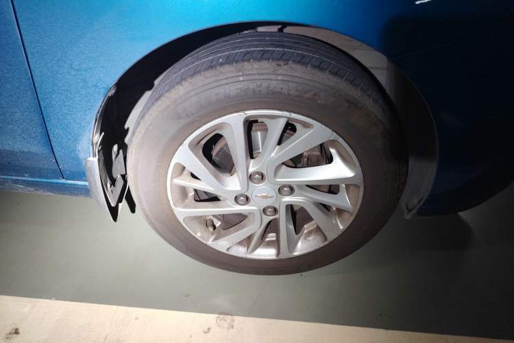Used Chevrolet Lova RV 2016 1.5L Automatic FunDrive Edition Right Front Wheel Hub
