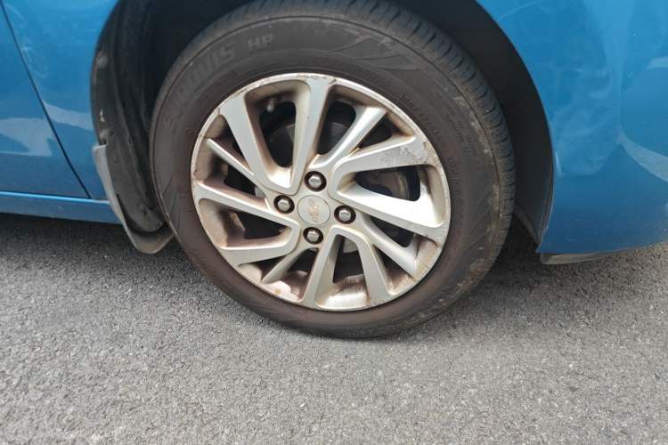 Used Chevrolet Lova RV 2016 1.5L Automatic FunDrive Edition Right Front Wheel Hub