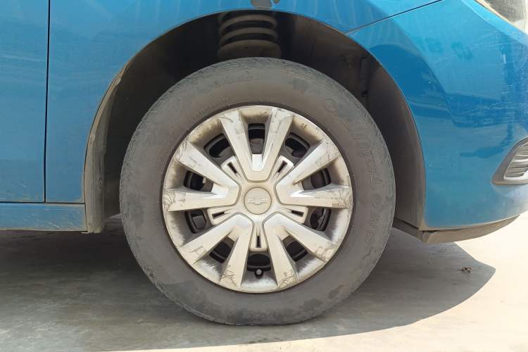 Used Chevrolet Lova RV 2016 1.5L Automatic Comfort Edition Right Front Wheel Hub