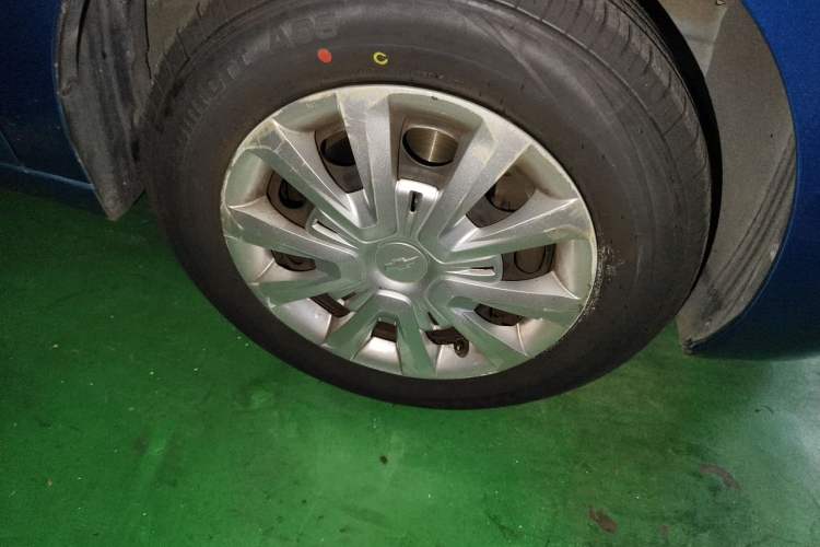 Used Chevrolet Lova RV 2016 1.5L Automatic Comfort Edition Right Front Wheel Hub