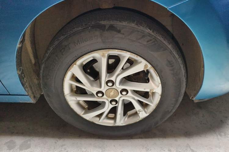 Used Chevrolet Lova RV 2016 1.5L Automatic Comfort Edition Right Front Wheel Hub