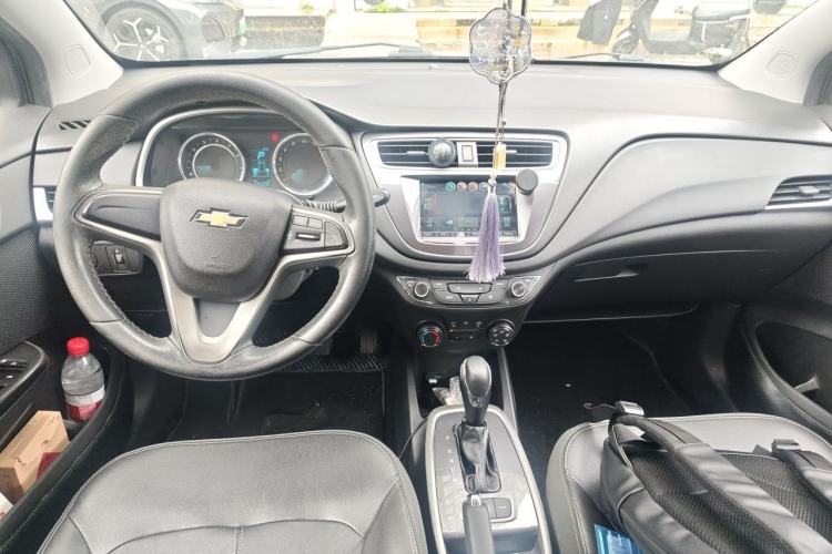 Used Chevrolet Lova RV 2016 1.5L Automatic FunDrive Edition Center Console