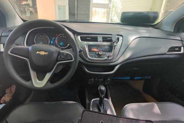 Used Chevrolet Lova RV 2016 1.5L Automatic Smart Drive Edition Center Console