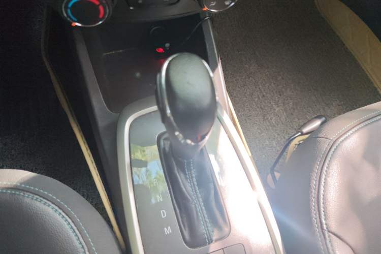 Used Chevrolet Lova RV 2016 1.5L Automatic Smart Drive Edition Gear Lever