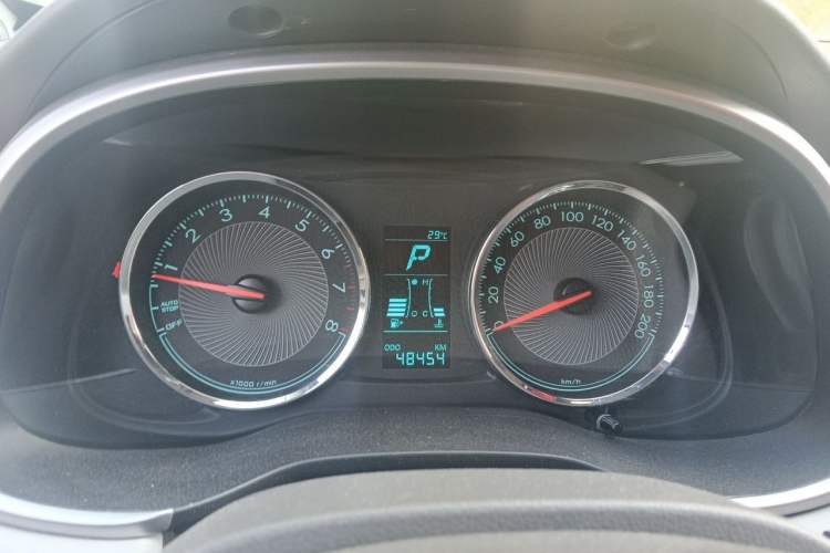 Used Chevrolet Lova RV 2016 1.5L Automatic Comfort Edition Instrument Cluster