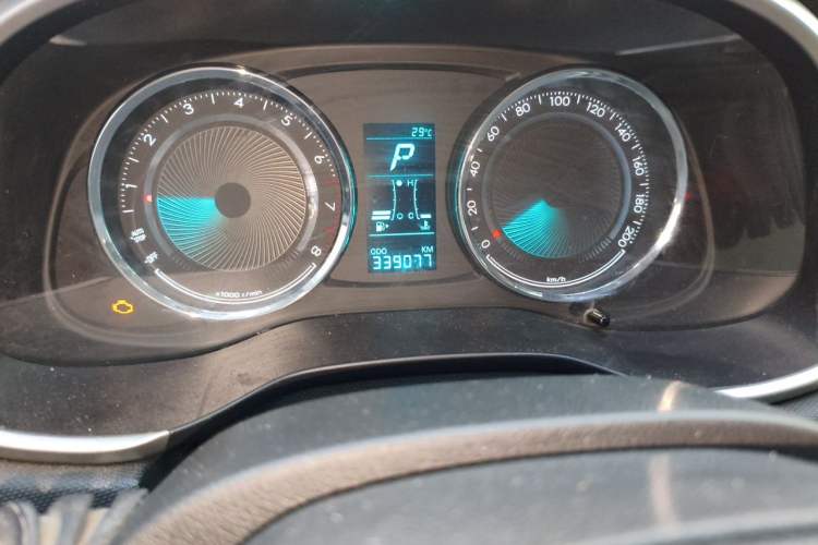 Used Chevrolet Lova RV 2016 1.5L Automatic Smart Drive Edition Odometer Close Up