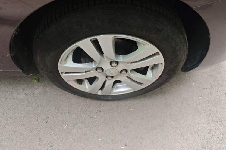 Used Chevrolet Lova RV 2016 1.5L Automatic Smart Drive Edition Right Front Wheel Hub