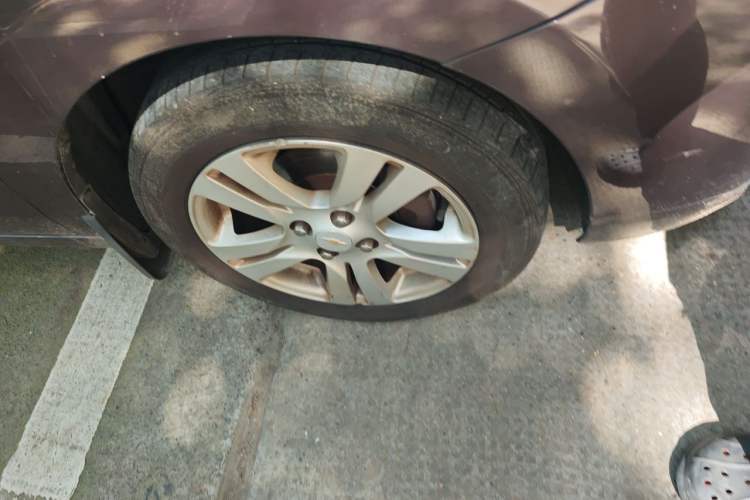 Used Chevrolet Lova RV 2016 1.5L Automatic Smart Drive Edition Right Front Wheel Hub
