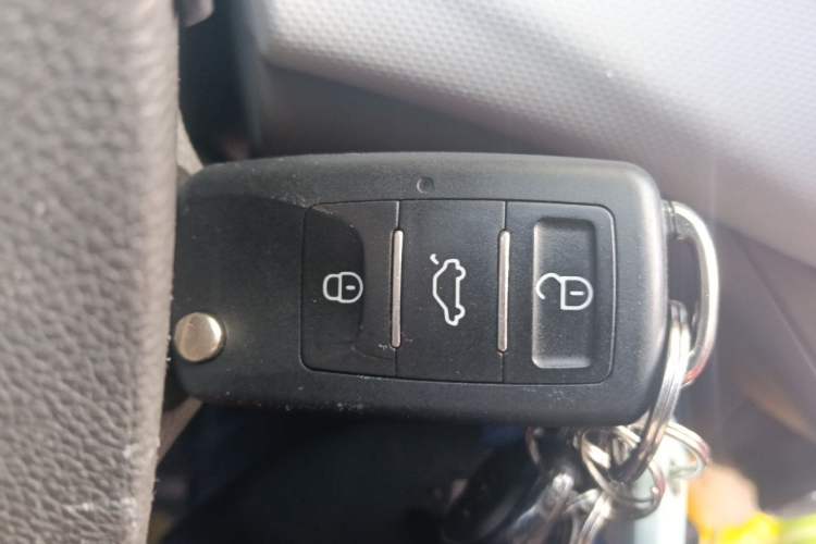Used Chevrolet Lova RV 2016 1.5L Automatic Comfort Edition Vehicle Key