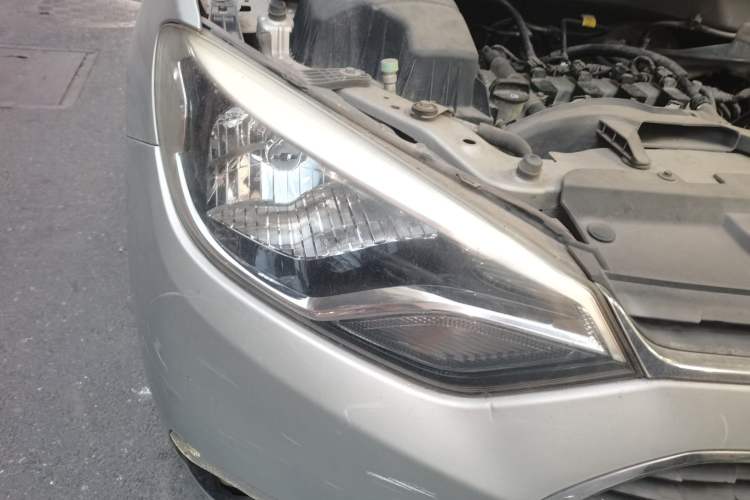Used Chevrolet Lova RV 2016 1.5L Manual Comfort Edition Right Front Headlight