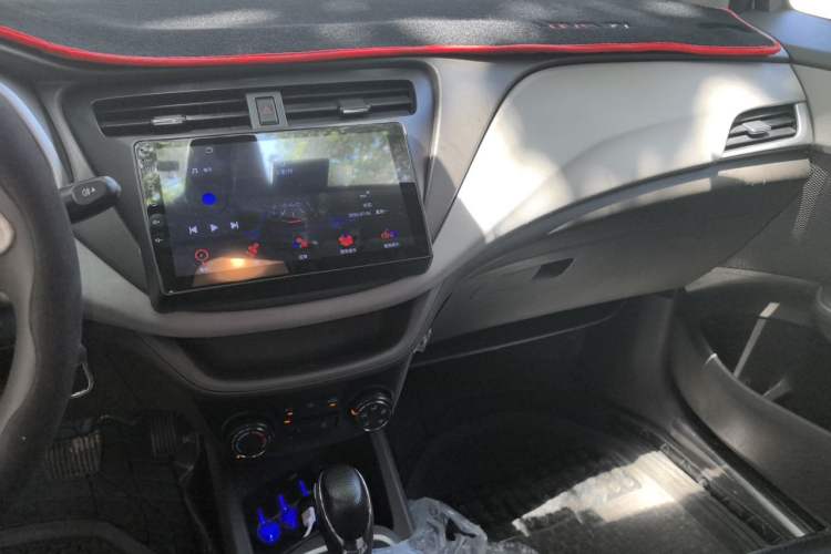 Used Chevrolet Lova RV 2016 1.5L Automatic Comfort Edition Audio And AC Panel
