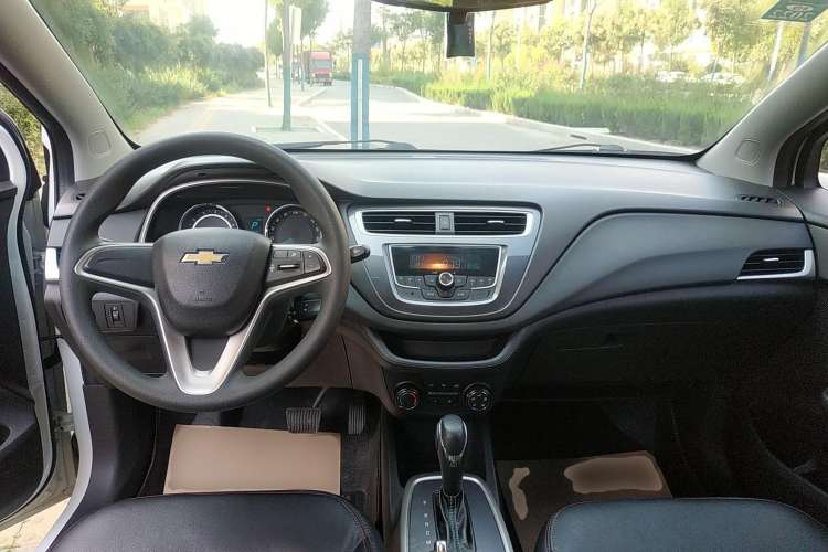 Used Chevrolet Lova RV 2016 1.5L Automatic Smart Drive Edition Center Console