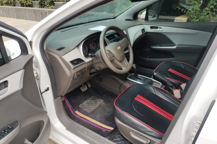 Used Chevrolet Lova RV 2016 1.5L Automatic Comfort Edition Driver Seat