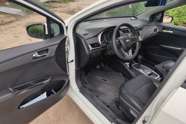 Used Chevrolet Lova RV 2016 1.5L Automatic Smart Drive Edition Driver Seat