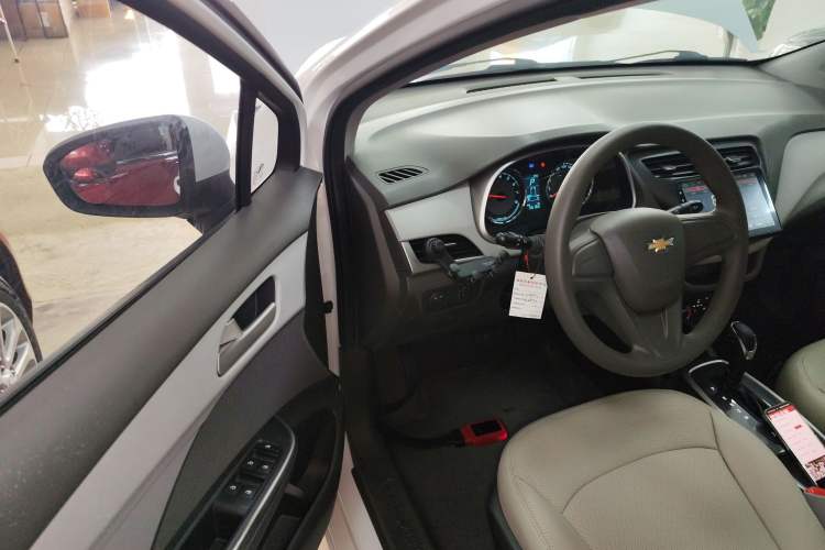 Used Chevrolet Lova RV 2016 1.5L Automatic Comfort Edition Driver Seat