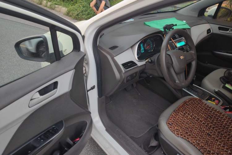 Used Chevrolet Lova RV 2016 1.5L Automatic Comfort Edition Driver Seat