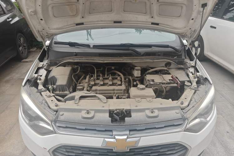 Used Chevrolet Lova RV 2016 1.5L Automatic Comfort Edition Engine Bay