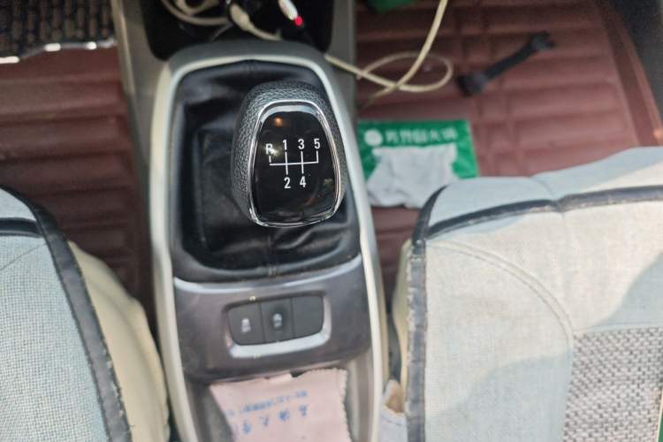 Used Chevrolet Lova RV 2016 1.5L Manual Comfort Edition Gear Lever
