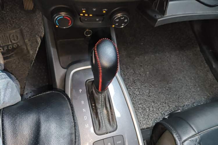 Used Chevrolet Lova RV 2016 1.5L Automatic Smart Drive Edition Gear Lever