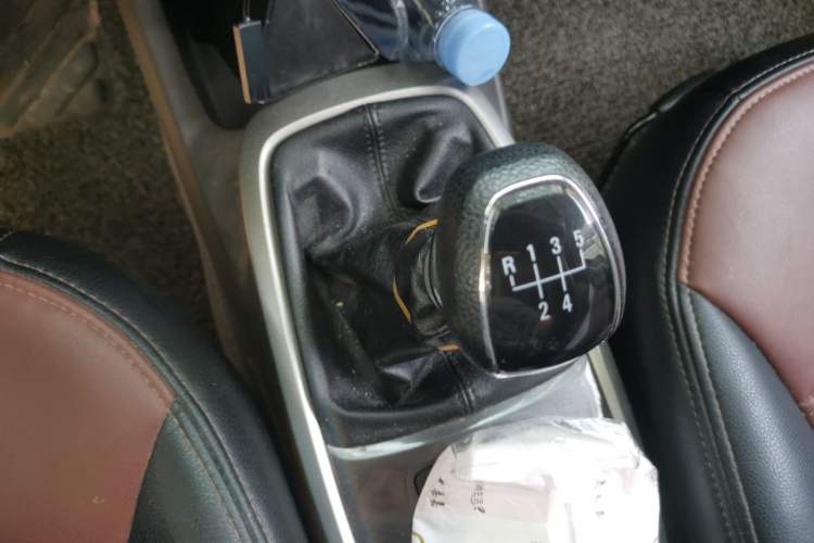 Used Chevrolet Lova RV 2016 1.5L Manual Comfort Edition Gear Lever