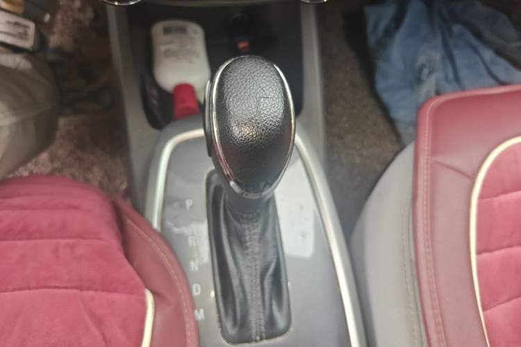 Used Chevrolet Lova RV 2016 1.5L Automatic Comfort Edition Gear Lever