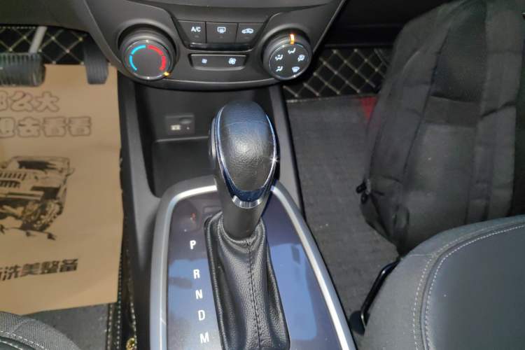 Used Chevrolet Lova RV 2016 1.5L Automatic FunDrive Edition Gear Lever