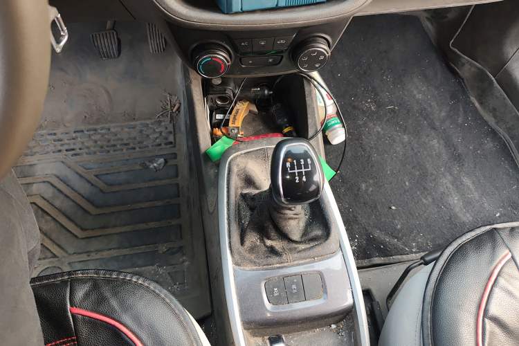Used Chevrolet Lova RV 2016 1.5L Manual Comfort Edition Gear Lever