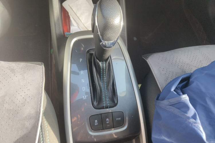 Used Chevrolet Lova RV 2016 1.5L Automatic Smart Drive Edition Gear Lever