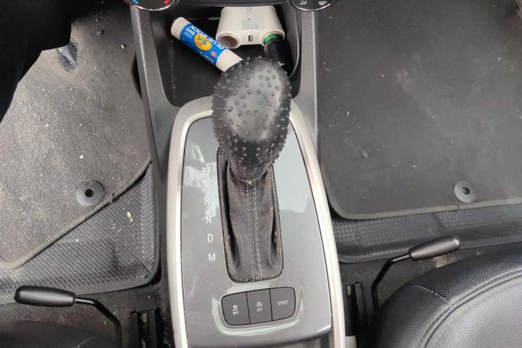 Used Chevrolet Lova RV 2016 1.5L Automatic Smart Drive Edition Gear Lever