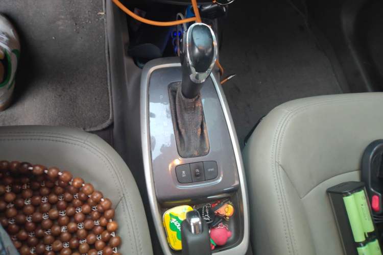 Used Chevrolet Lova RV 2016 1.5L Automatic Comfort Edition Gear Lever