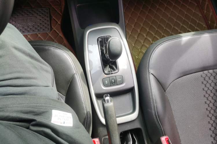 Used Chevrolet Lova RV 2016 1.5L Automatic Smart Drive Edition Gear Lever