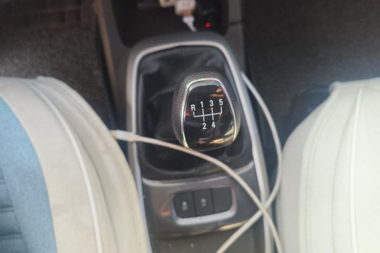 Used Chevrolet Lova RV 2016 1.5L Manual Comfort Edition Gear Lever
