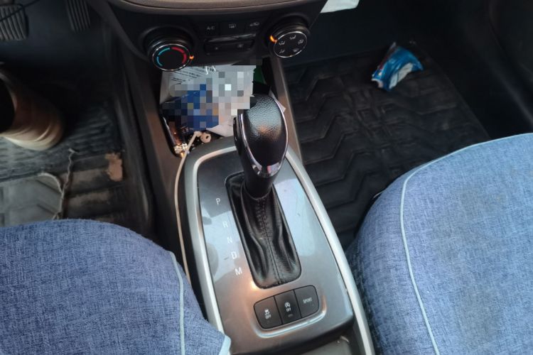 Used Chevrolet Lova RV 2016 1.5L Automatic Comfort Edition Gear Lever