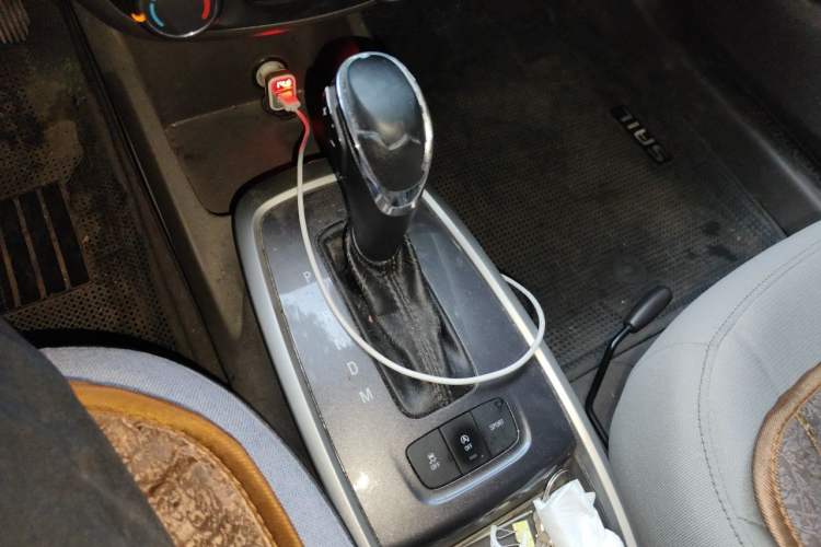 Used Chevrolet Lova RV 2016 1.5L Automatic Comfort Edition Gear Lever