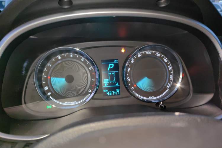 Used Chevrolet Lova RV 2016 1.5L Automatic FunDrive Edition Instrument Cluster