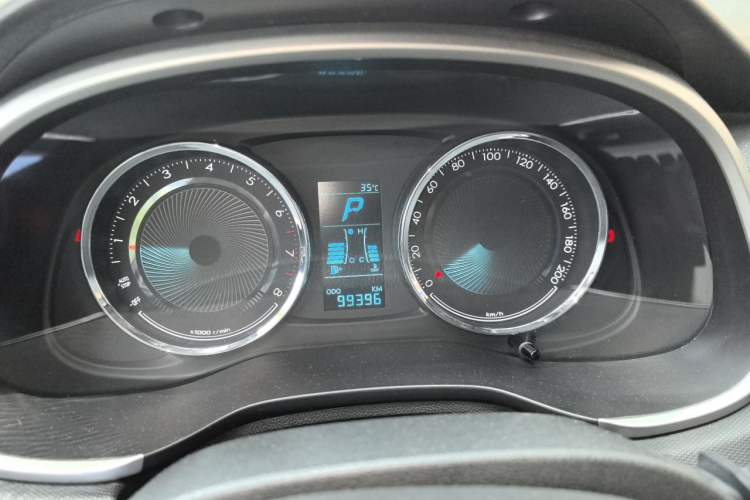 Used Chevrolet Lova RV 2016 1.5L Automatic FunDrive Edition Instrument Cluster