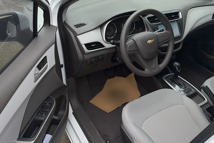 Used Chevrolet Lova RV 2016 1.5L Automatic Comfort Edition Interior 2