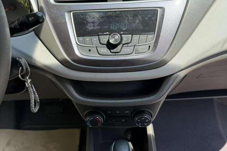 Used Chevrolet Lova RV 2016 1.5L Automatic Comfort Edition Interior 3
