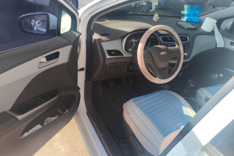 Used Chevrolet Lova RV 2016 1.5L Manual Comfort Edition Interior 3