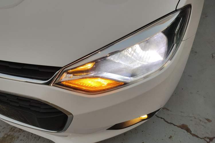 Used Chevrolet Lova RV 2016 1.5L Automatic Smart Drive Edition Left Front Headlight